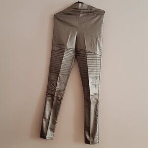 Rose Gold Metallic Leggings [Oober Swank] [Size M]